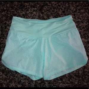 lululemon teal polka dot groovy run shorts